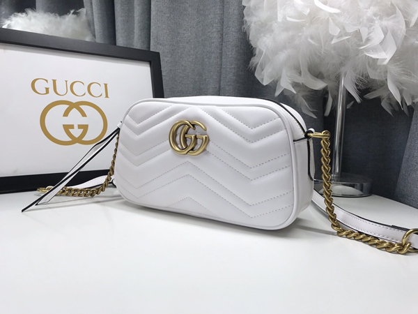 激安グッチバッグコピー側面デザイン